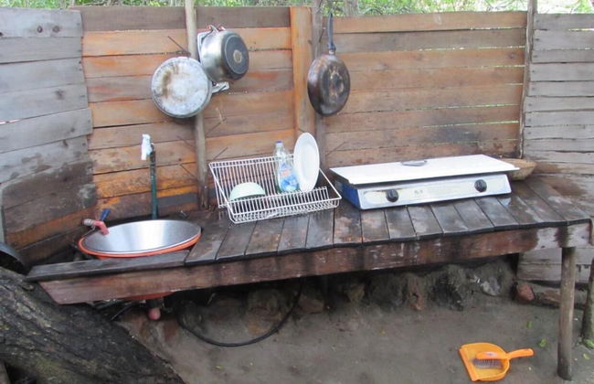 3 bed Bush-tent Under 3 Trees, for Couple Plus Chaperone Free Lionhyena Sounds - Foto 11