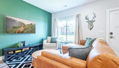 Unique Townhome 2 Car Garage & AC - Foto 3