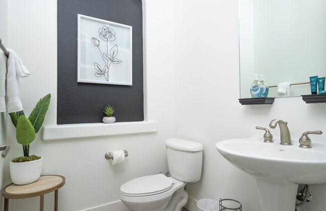 Luxurious 5BR Resort Style Home w/ Pool & Spa - Foto 26