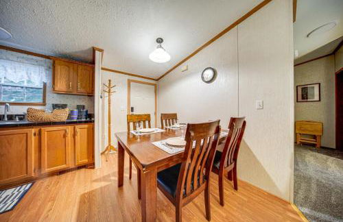 1 Mi to Lake Access Erie Home with Private Backyard - Foto 7