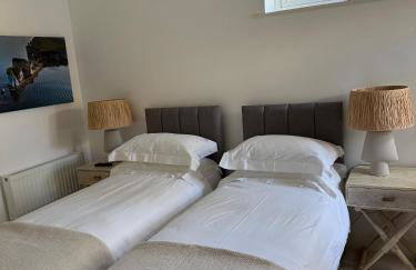 Luxury Villa with Beach Hut and Hot Tub - Photo 5