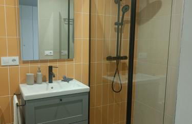 Sunny Relaxing Penthouse Costa Brava, Sea & Mountain Views, Huge Terrace, Fiber 1GB - Foto 28