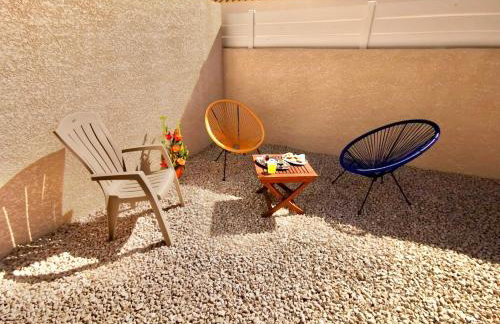 Gite en 3 épis de plain-pied, 2 chambres, climatisé, terrasse, jardinet et parking, très calme - Foto 21