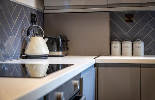 Modern City Centre Townhouse sleeps 10 & Parking - Foto 23