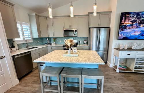 Beyond The Sea Newer House Walk to Town Beach - Foto 4