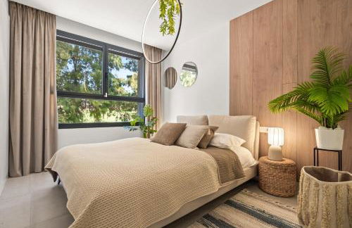 Evergreen Exclusive - Photo 2