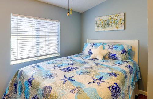 Pool Access, Walk to Beach! Cozy Jensen Beach Home - Photo 15