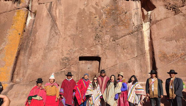 Group photo at Aramu Muru