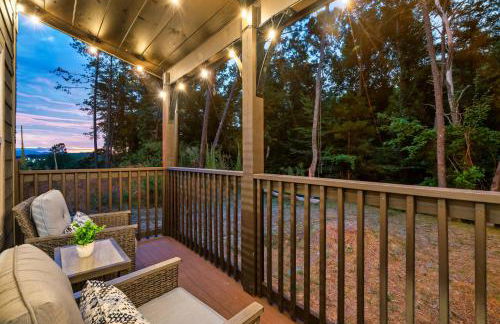 Family or couple retreat next to Downtown, Dollywood & Smoky Mountains! - Foto 47