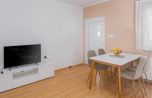 1 Bedroom Awesome Apartment In Nova Vas - Photo 4