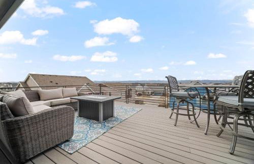 Rooftop Sunset Escape BBQ & Billiards Sleeps 8 - Foto 4