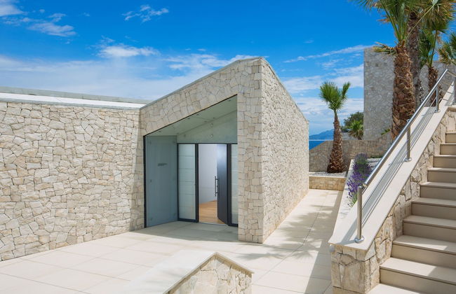 Beach Villa in Korcula with Pool, Sauna & Hot Tub - Photo 31