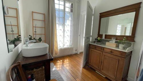 Chez Hélène, calme et verdure au centre historique - Foto 3