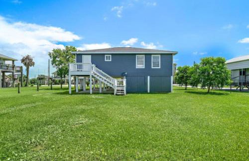 Cozy and charming getaway with deck, close to beach - Foto 32