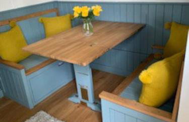 Romantic Shepherds hut with stunning sunsets - Photo 24