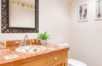 The Pond Estate by Avantstay Maximalist Designer Compound w/ 2 Casitas, Indoor + Outdoor Pools, Tennis Court, & Gorgeous Mountain Views 12k Sqft - Foto 103