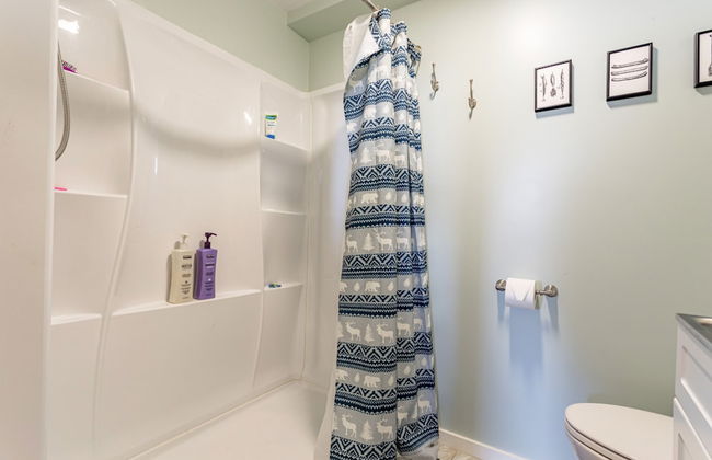 Ski Hike Lodge 5BR w Fire Pit Cozy Spaces - Foto 24