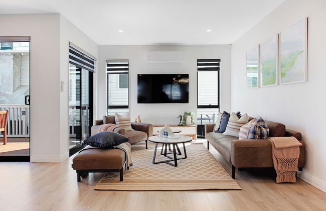 Central Oasis Townhouse with Parking - Photo 24