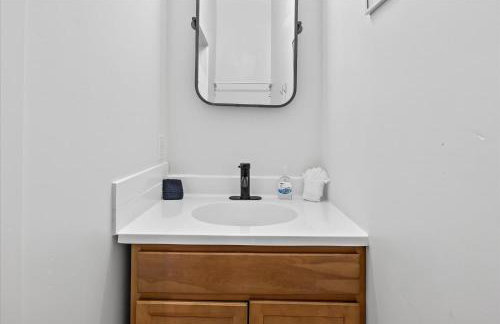 Spacious Downtown Indy Home Perfect for Groups - Photo 46