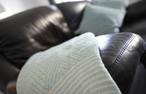 Captivating 1-bed Apartment, Merthyr Tydfil - - Photo 12