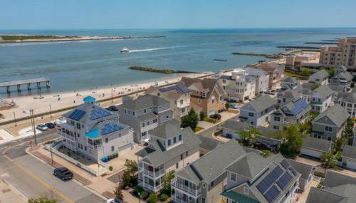 AMAZING!!!! Luxury 5BR, Steps to beach and Fun! Fully Renovated Beach house! - Foto 2