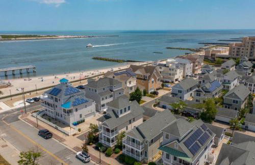 AMAZING!!!! Luxury 5BR, Steps to beach and Fun! Fully Renovated Beach house! - Foto 2
