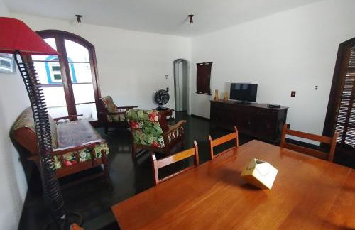 Cabo Frio, casa estilo colonial, ampla e confortável. - Foto 9