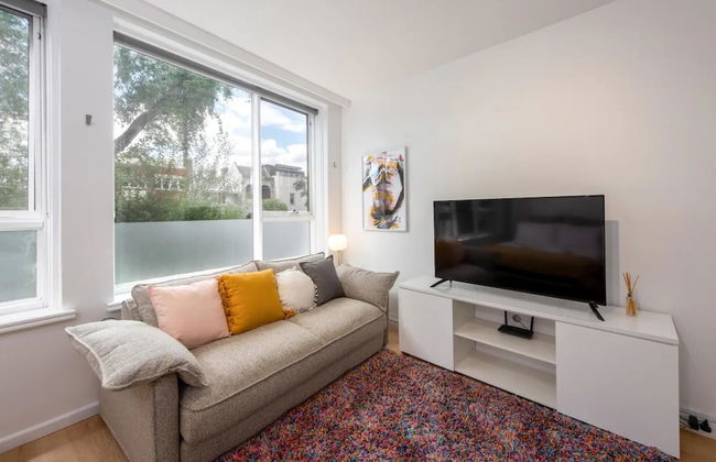 Lovely Studio With Free Parking in East Melbourne! - Foto 6