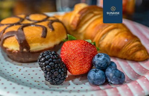 Muirton House 2 - INVOICE and REDUCED PRICE only via SUNRISE SHORT LETS DUNDEE, SLEEPS 8 has 4 Twin Bedrooms with 4 Car Parking, 2 Baths, 5 Smart TV, Fully Equipped, Garden, Free WiFi, and ONLY 9 Mins to STANNERGATE Ports - Foto 53