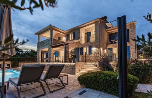 Holiday Home Romantische Villa mit Meerblick- Pool und Jacuzz by Interhome - Foto 3