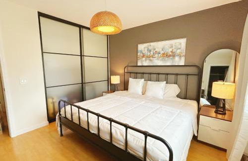 Brea Mall romantic two-bedroom house - Photo 15