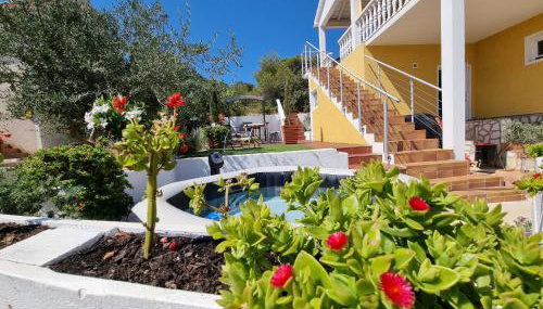 Apartmani Axa - Photo 2, Garden, Garden view