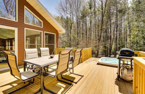 Lake George Oasis with 9 Acres, Hot Tub and Game Room! - Foto 38