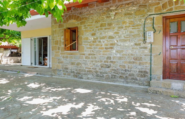 Secluded Holiday Home in Kalavrouza With Mountain Views,bbq - Foto 23