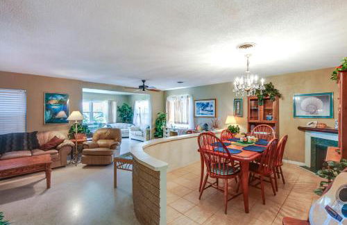 Spacious Home with Yard - half Mi to Ormond Beach! - Foto 4