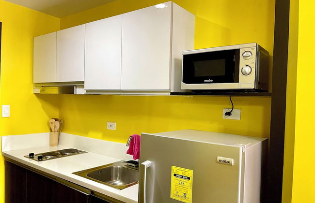 Apartment in City of Makati with swimming pool and terrace - Photo 15