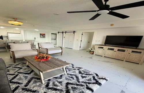 Wyndham Ocean Walk 2429 - Vacation in Resort luxury - Just Updated 1BR King Bed Master Jacuzzi Suite - Foto 5