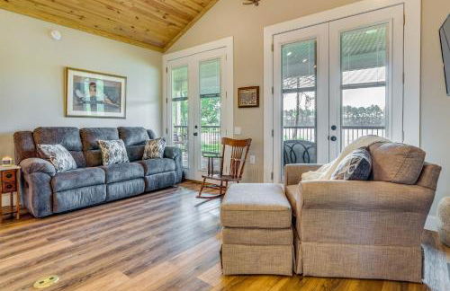 Escape to Nature Lakefront Jay Cottage with Views! - Foto 6