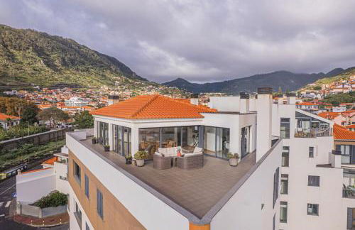 Beachfront Penthouse with Panoramic Ocean-View Terrace VIP Baia - Photo 17