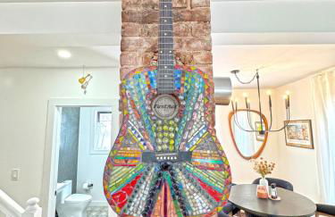 Renovated home seconds from town - Foto 10