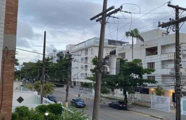 Apartamento com Estacionamento, Wi-Fi, Ar condicionado a 300 metros da Praia da Enseada no Guarujá. - Foto 38
