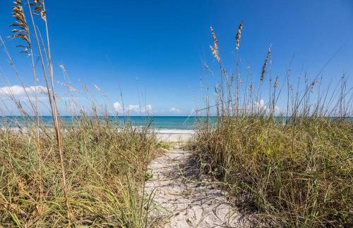 Family retreat at the beach - direct oceanfront! - Foto 10