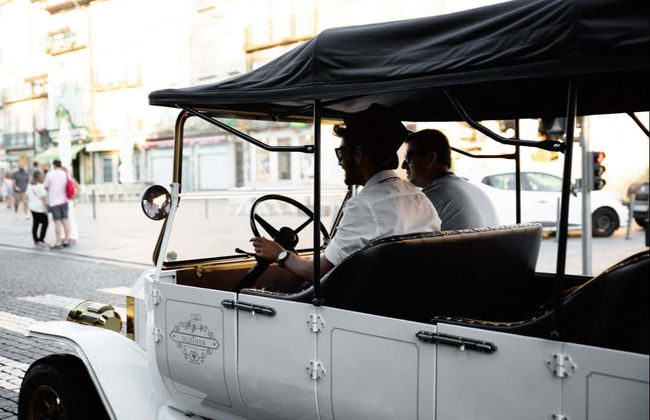Tour privado de carro clássico pelo Porto - Foto 4