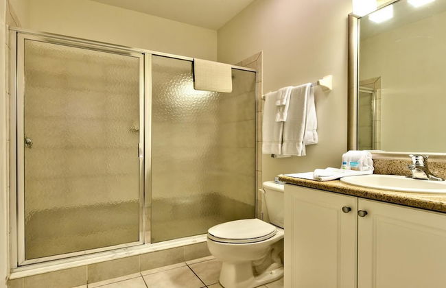 Genoa Vacation Rental: Stylish 2-BR Condo with Golf & Lake Views. Resort-Style Pool, Hot Tub, and Easy Access to Championship Golf. Minutes from Naples Beaches, 5th Avenue S, and Marco Island - Foto 21