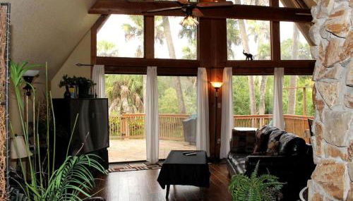 A-Frame Cabin Rental with Spacious Deck Overlooking the Cotee River, Florida - Foto 2