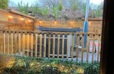 Riverside retreat with private wood fired hot tub - Foto 16