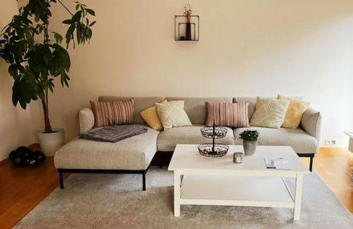 Ruhige Wohnung mit Terrasse - Foto 1