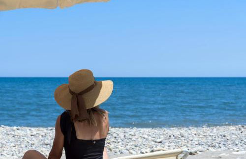 Amalthia Villa, Heated Pool & Walk to the Beach, By ThinkVilla - Photo 6