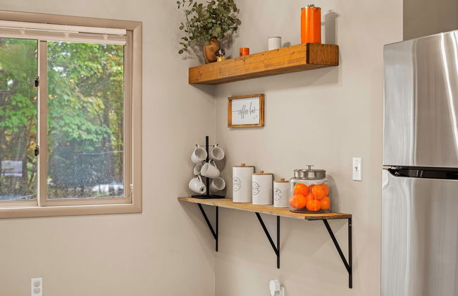 Emerald Bluff by Avantstay Lake Views Deck Fire Pit Game Room - Photo 24