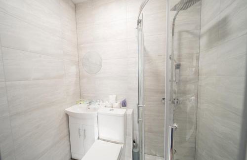 Open Mind Property - Apartment with 2 Double Beds - Photo 11